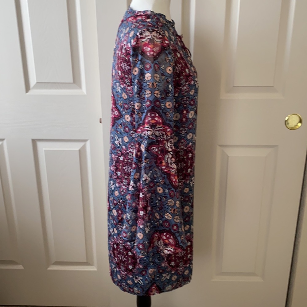 WHBM Bell Sleeve Medallion Print Dress Size XS - Picture 9 of 16